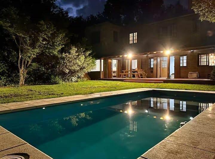 Casa · 320m² · 7 Ambientes · 2 Cocheras