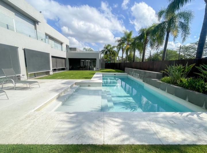Casa · 583m² · 16 Ambientes
