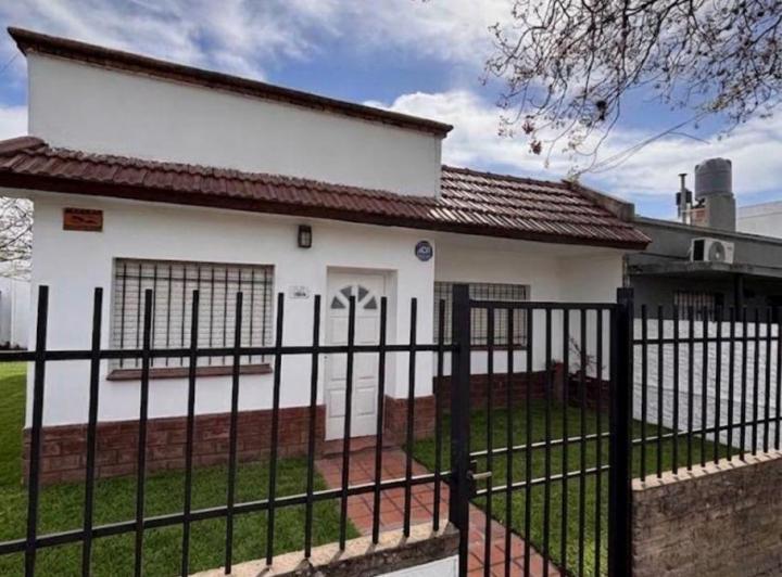 Casa · 80m² · 4 Ambientes · 1 Cochera
