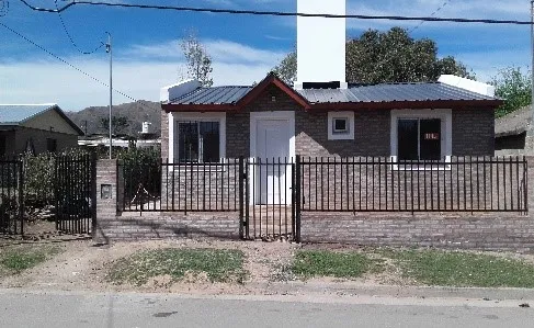 DUEÑO ALQUILA CASA LA FALDA