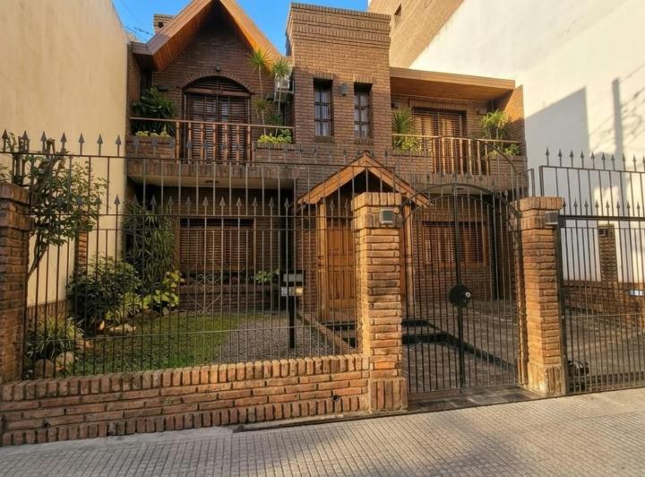Casa · 250m² · 5 Ambientes