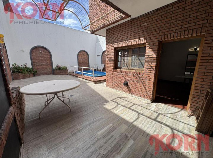 Casa · 309m² · 4 Ambientes · 2 Cocheras