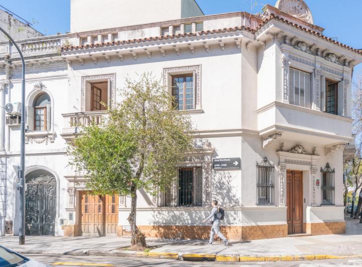 Casa · 260m² · 7 Ambientes · 1 Cochera