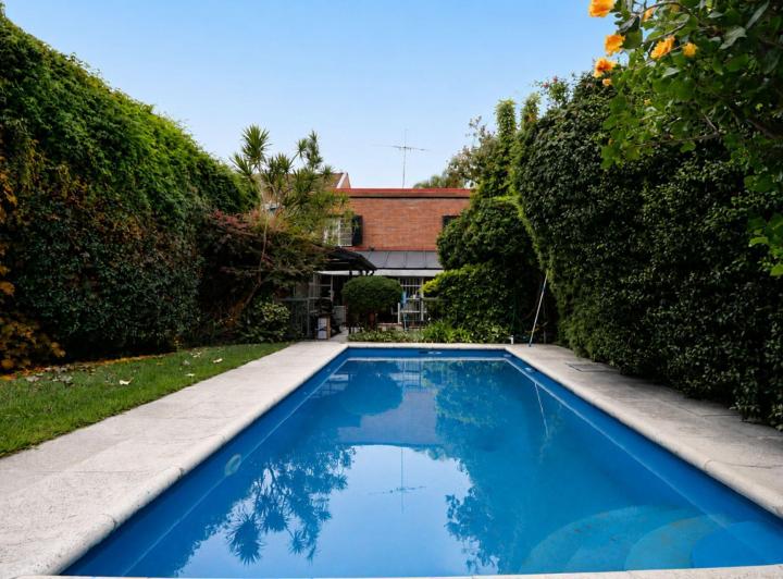 Casa · 280m² · 5 Ambientes · 3 Cocheras