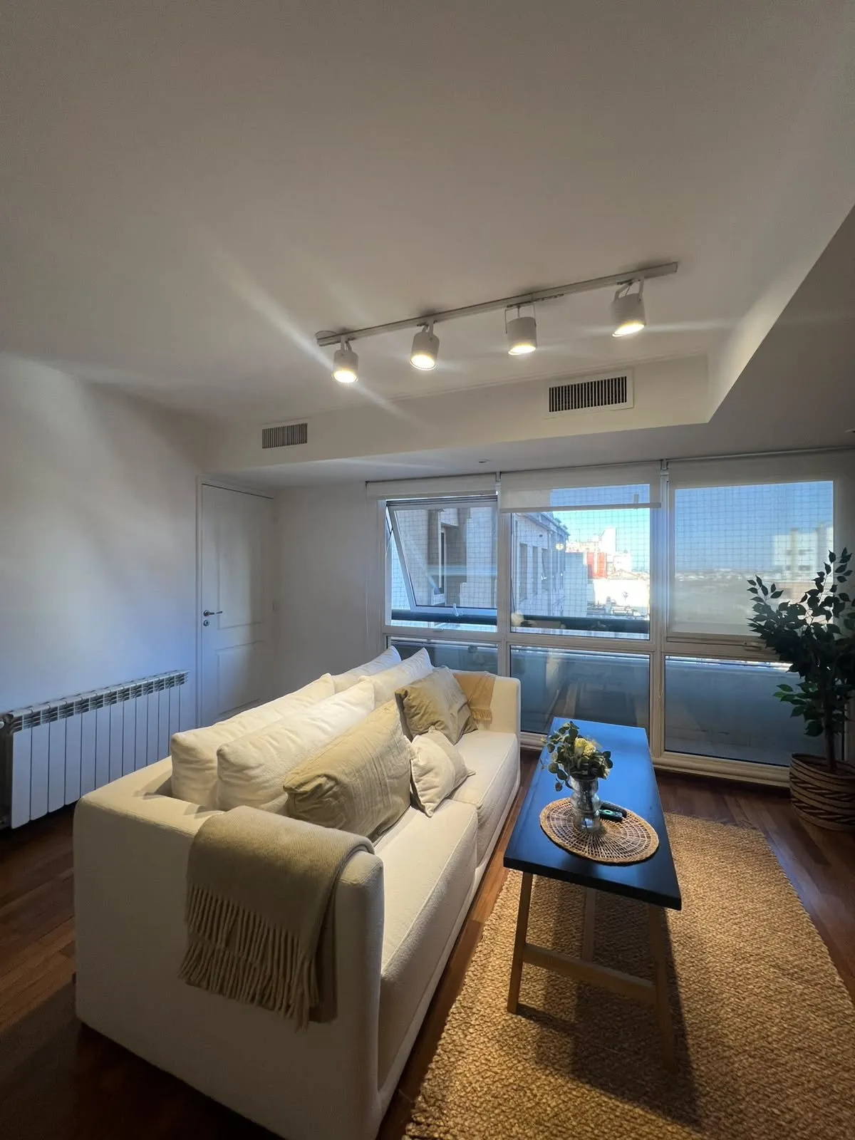 Categoría - Departamento en venta de 2 dormitorios con cochera en Torre Elysee –...