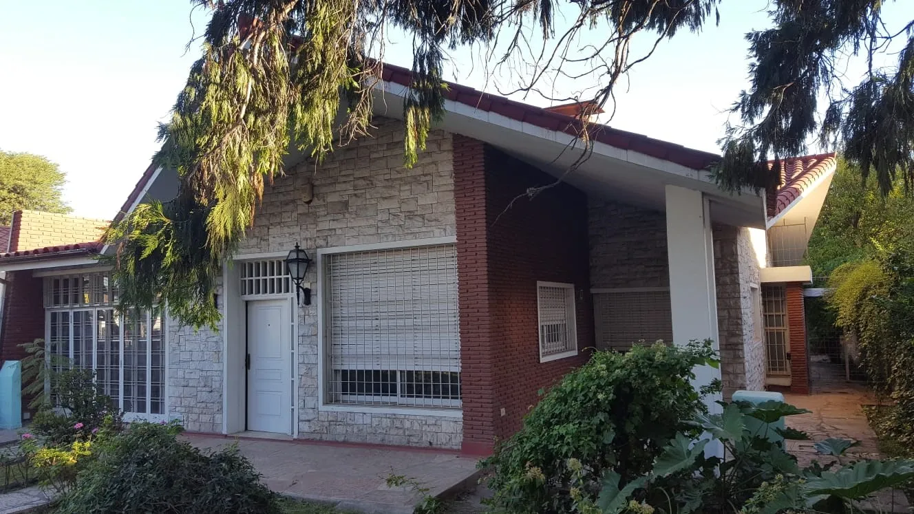 Alquilo Casa- Av. Rafael Nuñez 5000