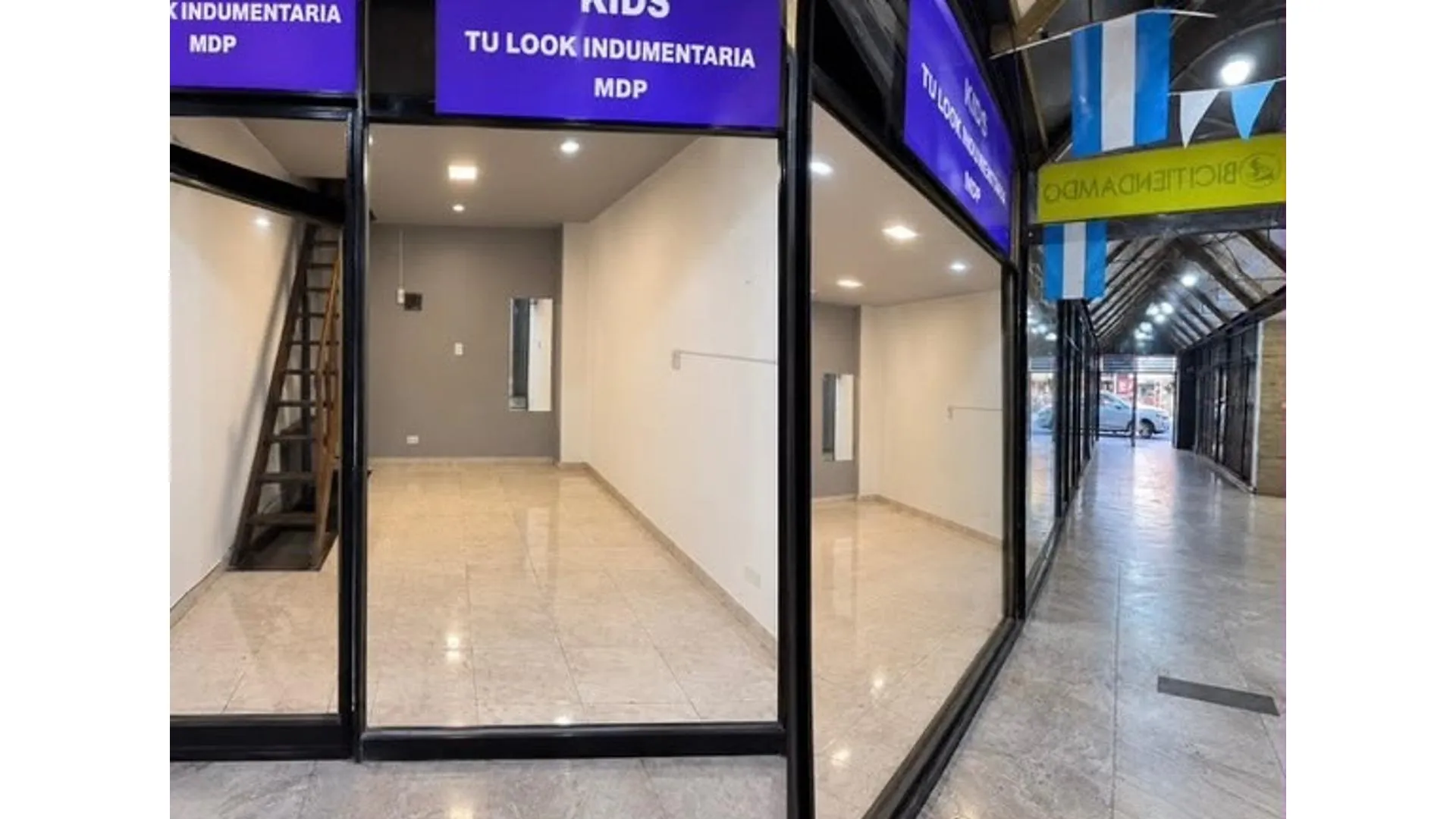 EN VENTA LOCAL EN GALERÍA EL TORREÓN