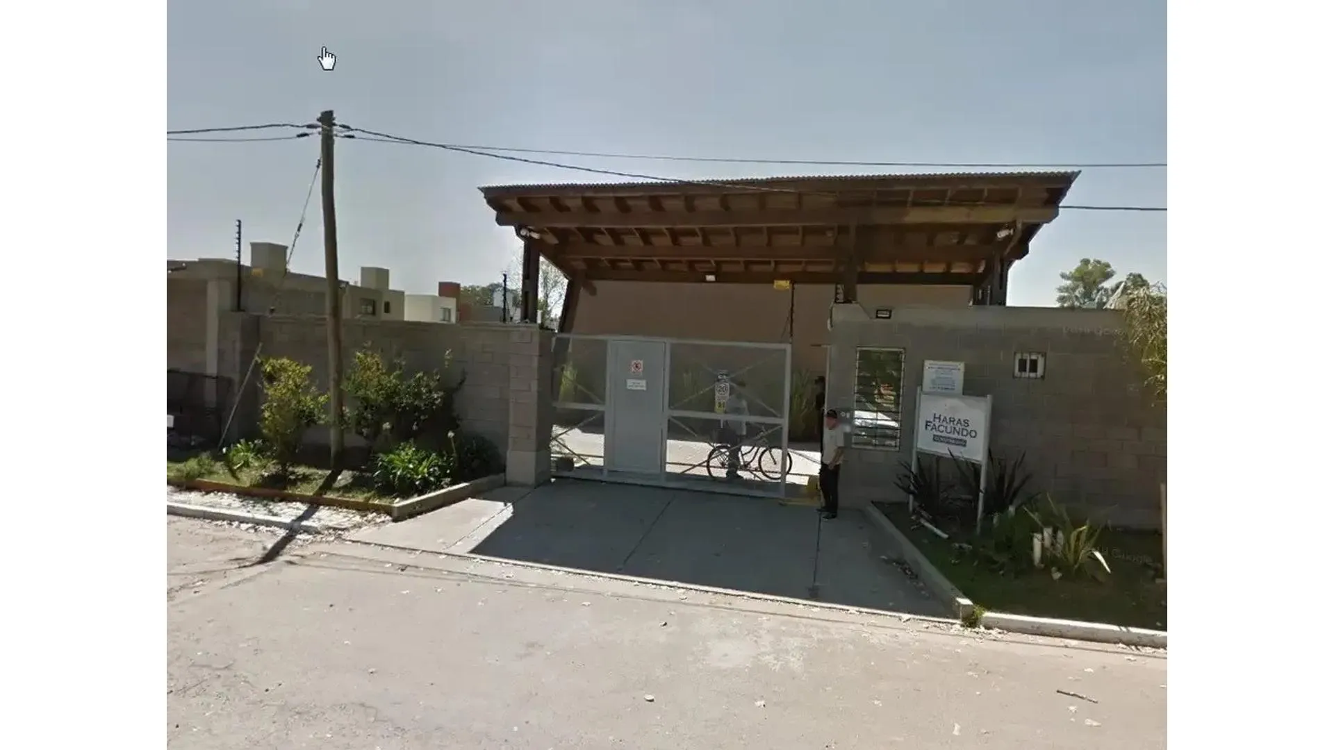 EXCELENTE CASA EN BARRIO CERRADO HARAS FACUNDO
