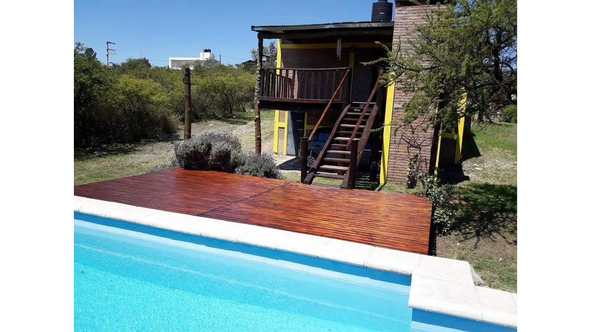Dos cabañas con pileta en venta en LA BOLSA