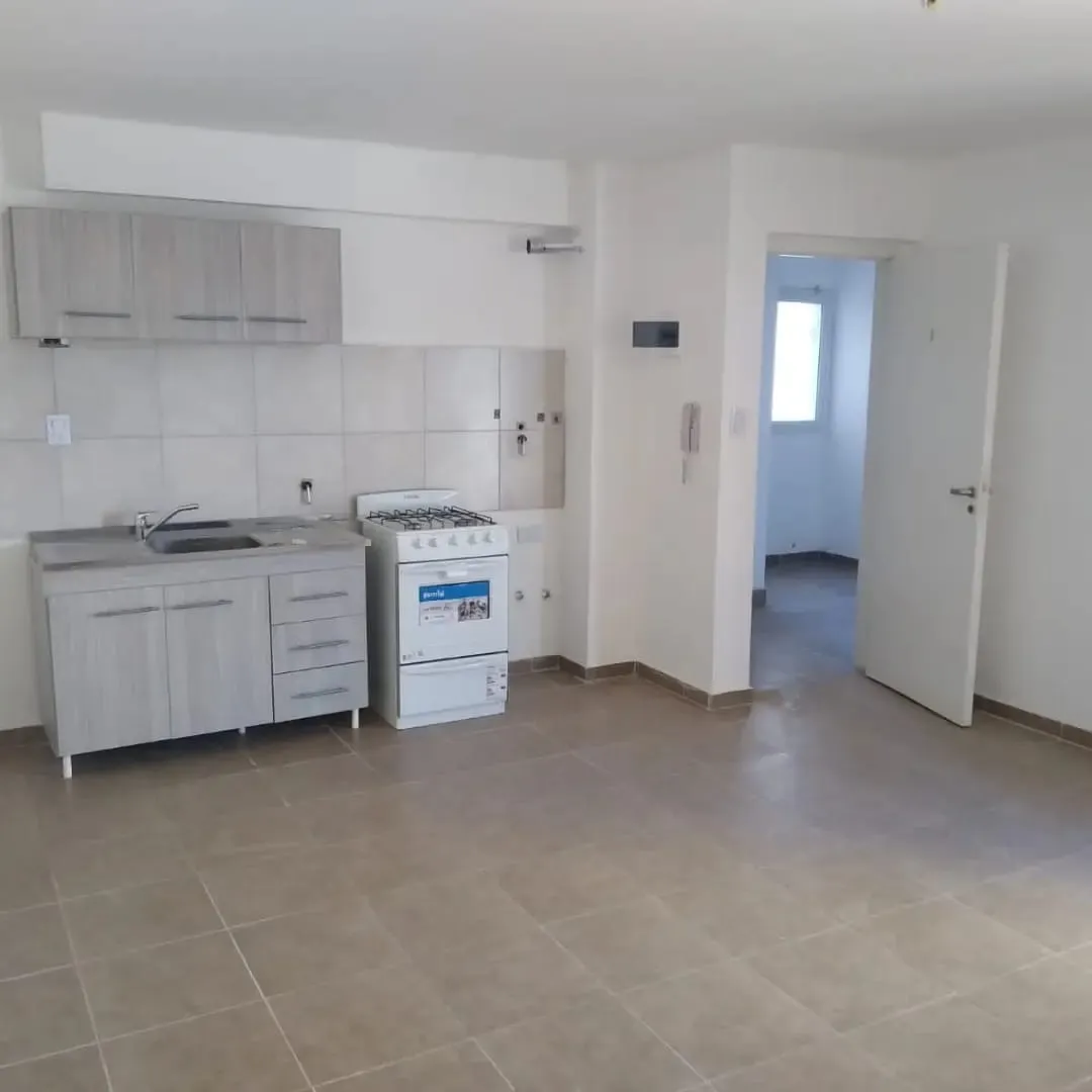 ALQUILER B° SAN VICENTE DEPARTAMENTO UN DORMITORIO PLANTA BAJA CON PATIO
