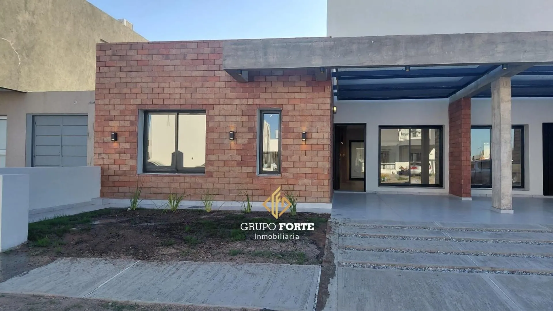 DUPLEX VENTA EN SAN IGNACIO VILLAGE 2 DORM EXCELENTE CALIDAD