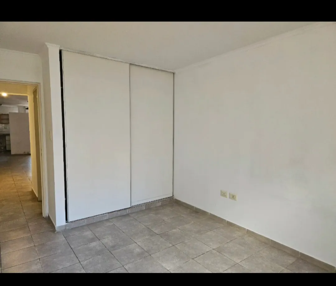 Alquilo Dpto de 1 dorm. 1 baño, balcón a 2 cuadras de Patio Olmos
