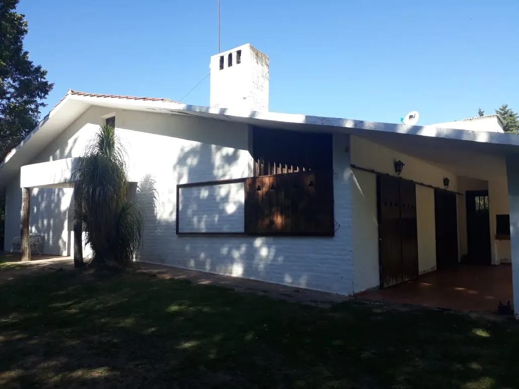 ALQUILA PAZ Y TRANQUILIDAD. CHALET EN VILLA LAGO AZUL