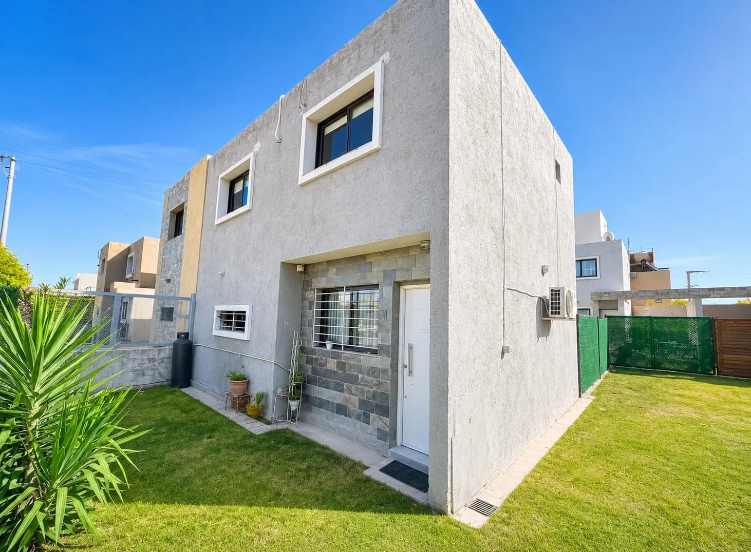 DÚPLEX EN VALLE CERCANO | 2 DORMITORIOS + PATIO | APTO CRÉDITO 65.000