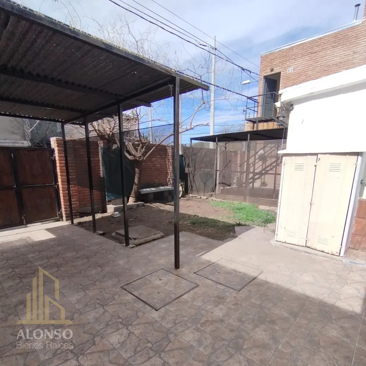 🏡PRACTICA CASA 2 DORM 2 BAÑOS COCHERA Y PATIO VERDE📍RUMIPAL 2794 B° SAN PABLO