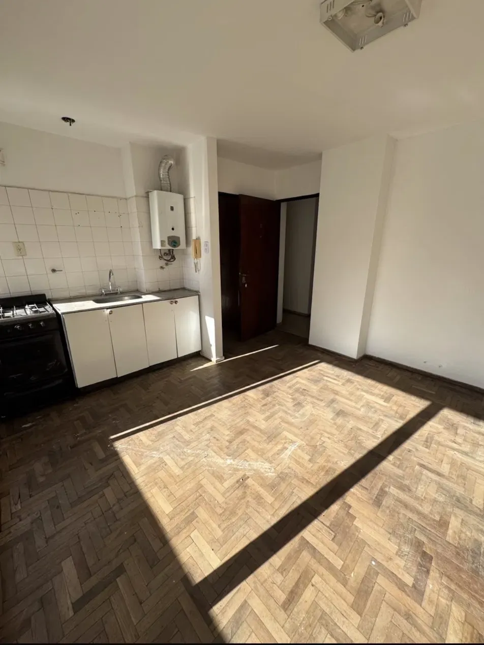 🔥 OPORTUNIDAD ÚNICA – 1 Dorm en Buenos Aires 445, Frente c/ Balcón