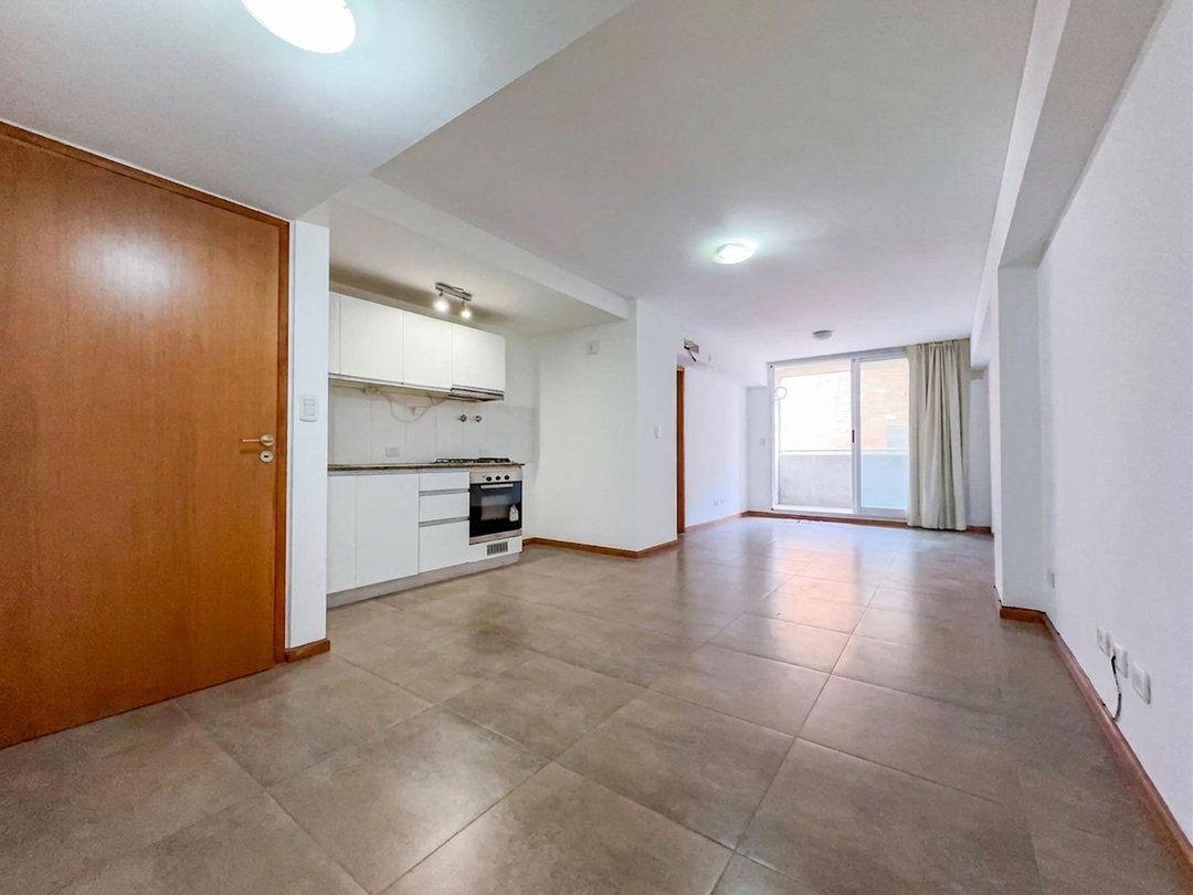 MONOAMBIENTE CON PATIO Y BALCON - MARTIN