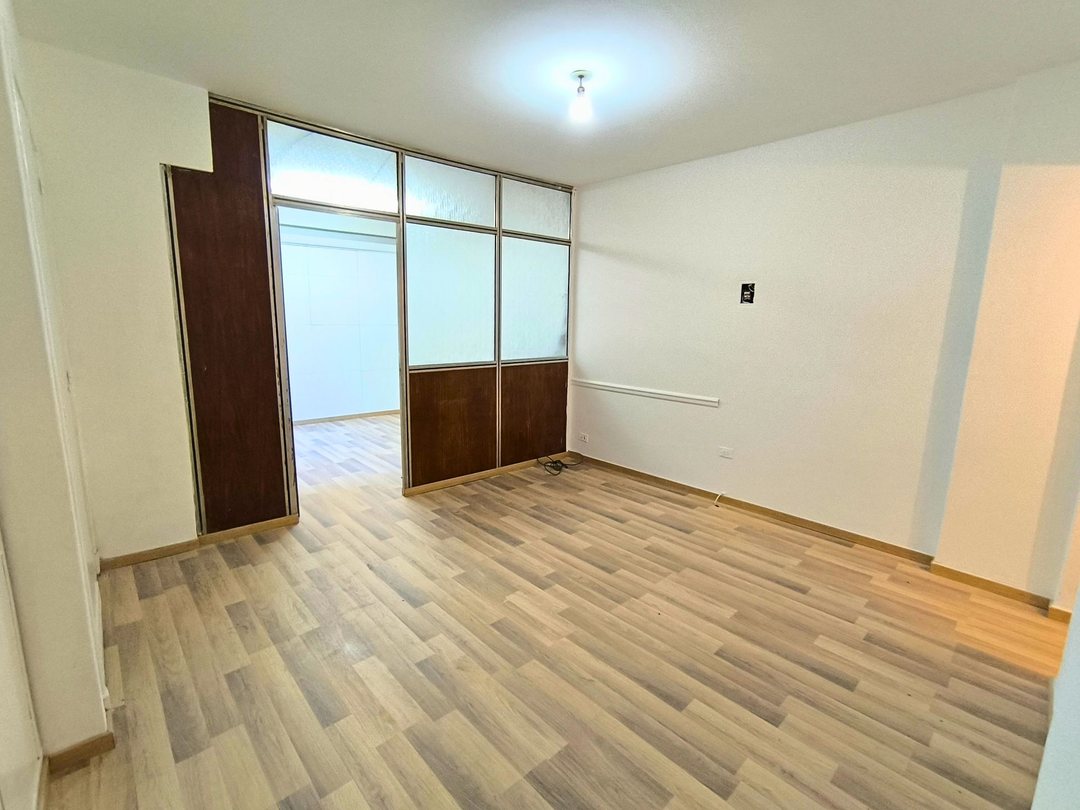 Dpto. 2 ambientes en Venta.  Balvanera. Apto Prof.