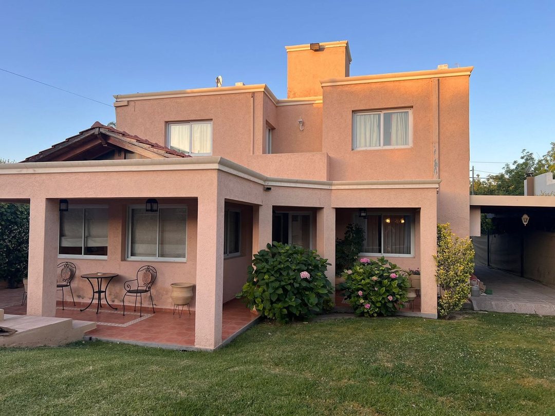 venta casa 4 dormitorios barrio privado guaymallen