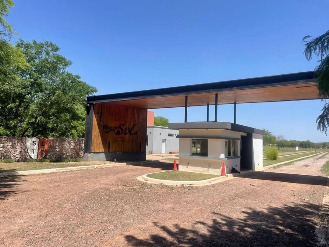 HERMOSA CASA A ESTRENAR EN B° PRIV JARDIN DEL SOL