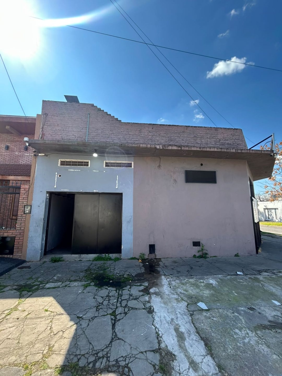 ALQUILER LOCAL COMERCIAL EN VILLA TESEI