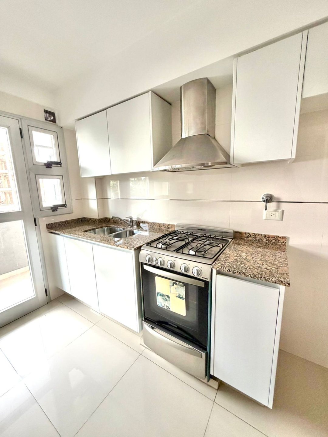 VENTA DEPARTAMENTO 2 AMBIENTES EN MORÓN C/COCHERA