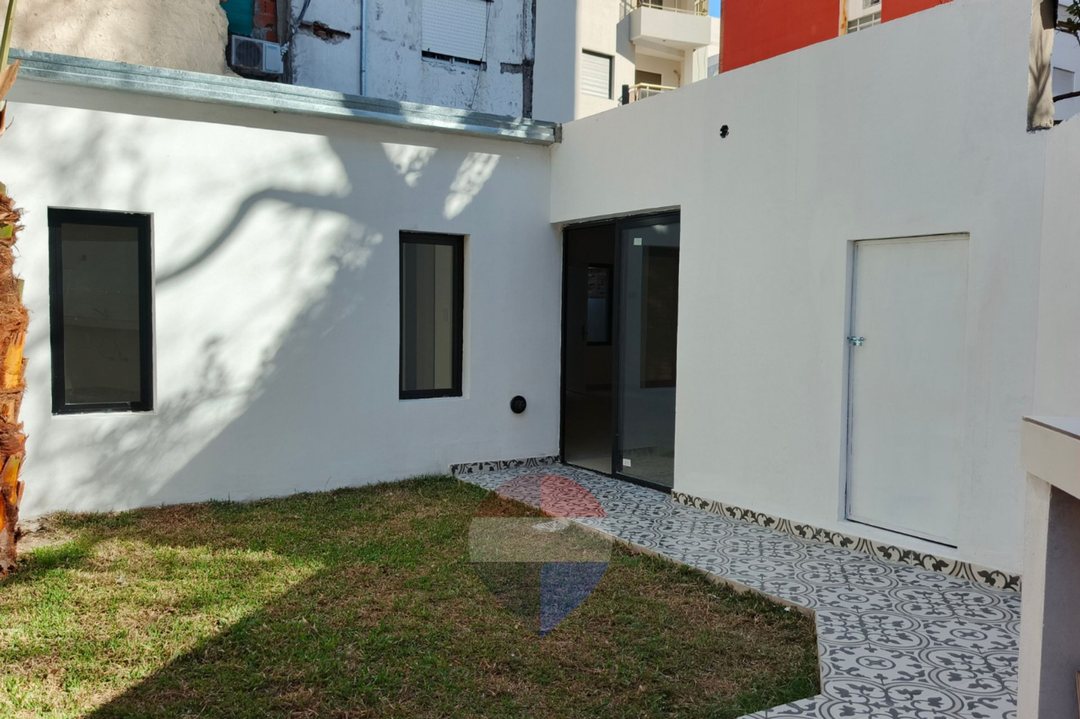 PH 1 DORMITORIO CON PATIO EN VENTA EN LA PLATA