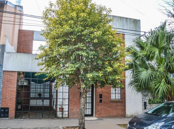 Casa · 217m² · 4 Ambientes · 1 Cochera