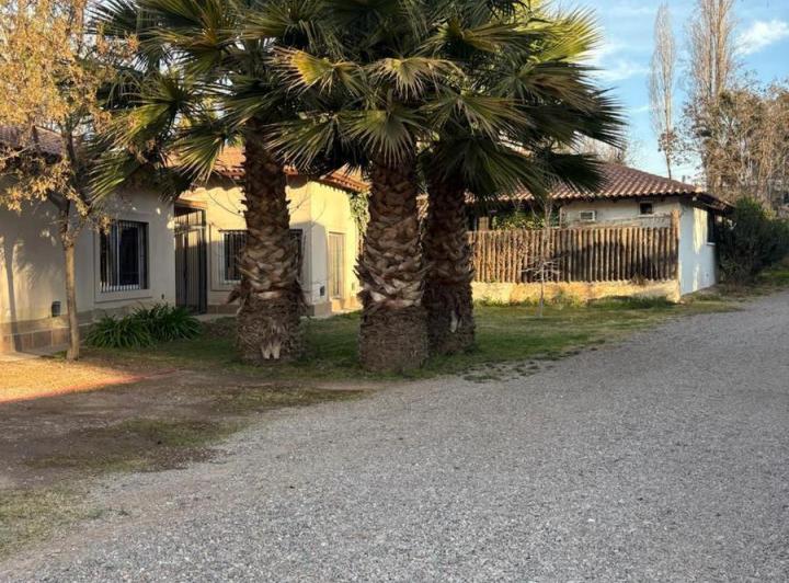 Casa · 180m² · 3 Ambientes · 2 Cocheras