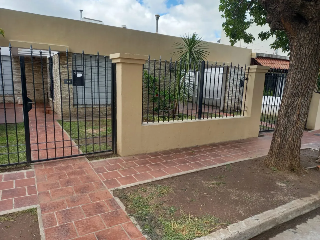 VENDO CERRO CHICO 1 PLANTA 3 DOR, BAÑO, COCH X2 T.330 C.150 s/ V OLAGUER