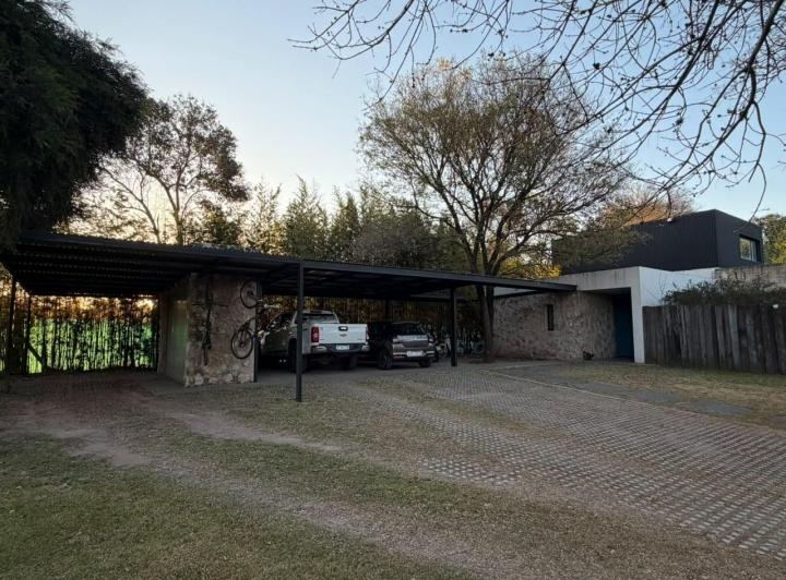 Casa · 410m² · 1 Ambiente