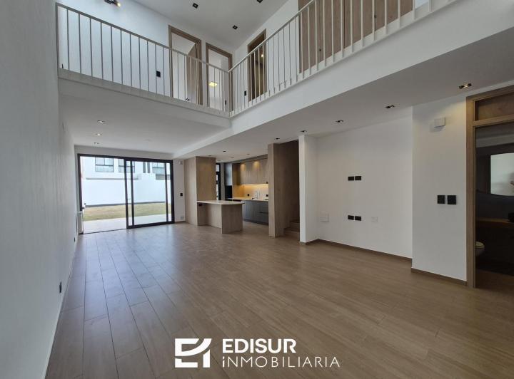 Casa · 180m² · 4 Ambientes · 2 Cocheras