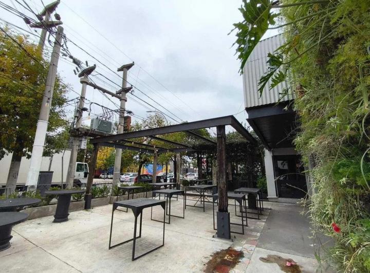 Local comercial · 390m²