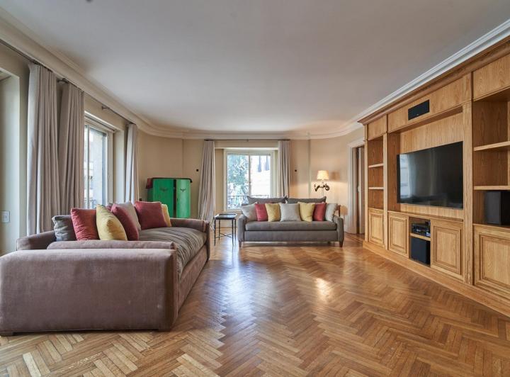 Departamento · 369m² · 5 Ambientes · 1 Cochera