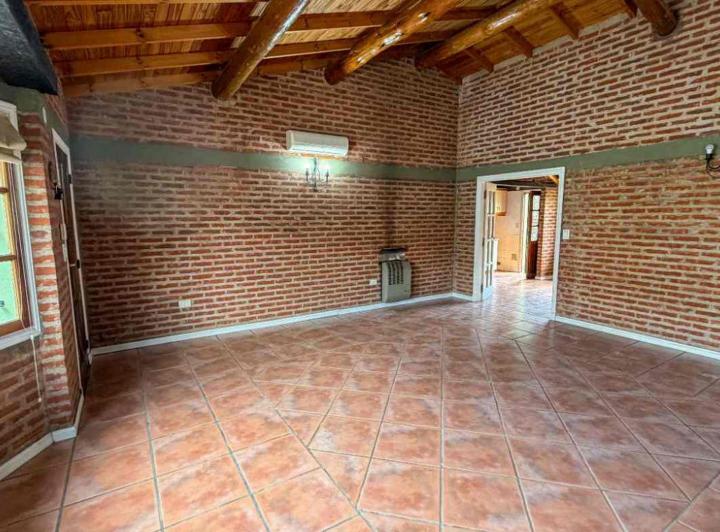 Casa · 94m² · 4 Ambientes · 1 Cochera