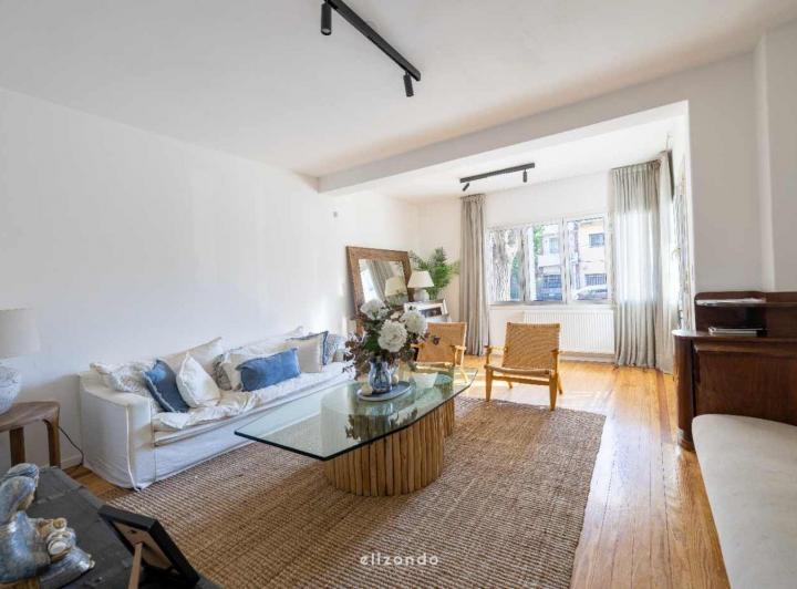 Casa · 184m² · 4 Ambientes · 1 Cochera