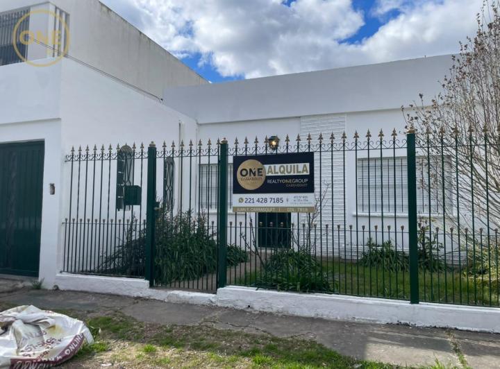 Casa · 300m² · 3 Ambientes · 1 Cochera