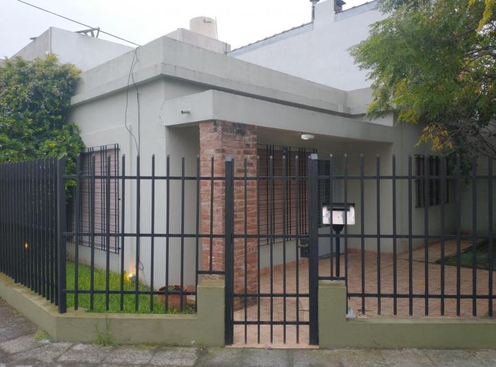 Casa · 80m² · 3 Ambientes · 1 Cochera