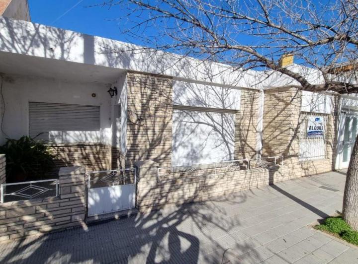 Casa · 160m² · 10 Ambientes · 2 Cocheras