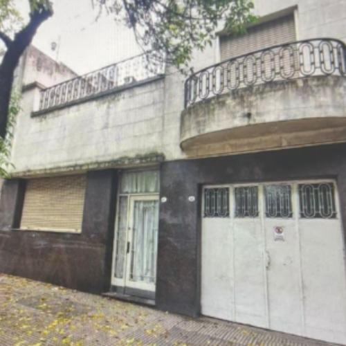 Casa · 300m² · 5 Ambientes · 1 Cochera