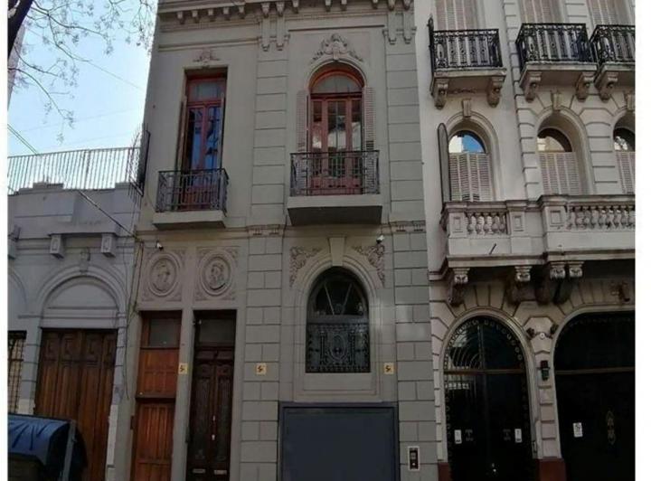 Casa · 375m² · 8 Ambientes · 2 Cocheras