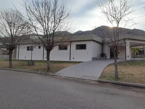 Casa en Venta en Juana Koslay, Juan Martín de Pueyrredón