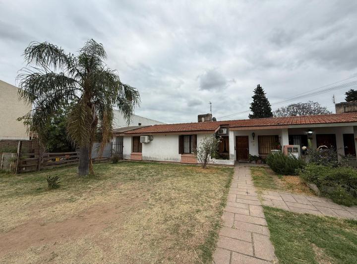 Casa · 180m² · 6 Ambientes