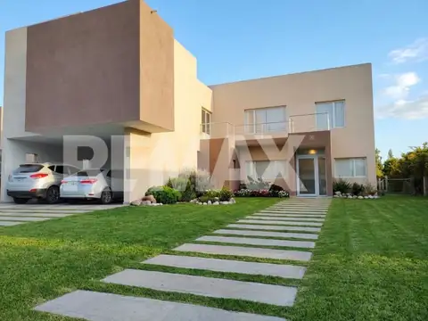 Casa en Alquiler en Neuquén, Confluencia