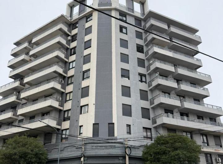 Departamento · 100m² · 5 Ambientes · 1 Cochera