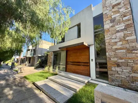 Casa en Alquiler en Sección 10 Residencial Los Cerros, Mendoza