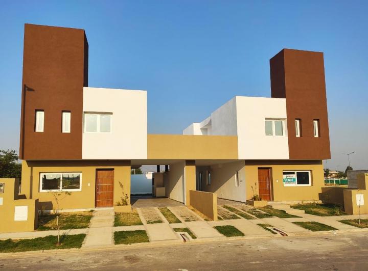 Casa · 145m² · 4 Ambientes · 2 Cocheras
