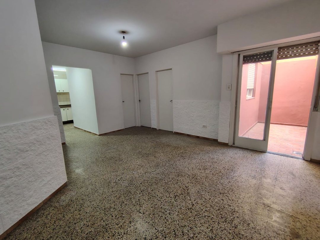 VENTA DPTO 3 AMBIENTES CON PATIO VALENTIN ALSINA