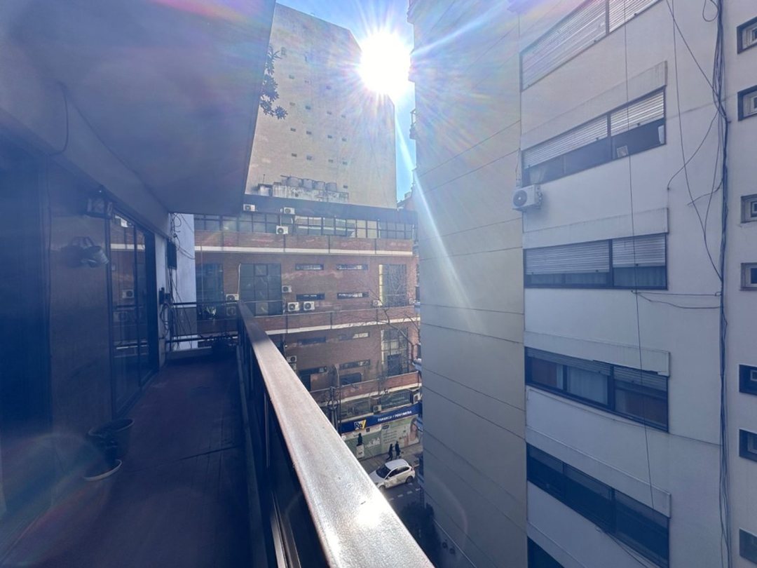ALQUILER 5 AMBIENTES RECOLETA COCHERA BALCON SOL