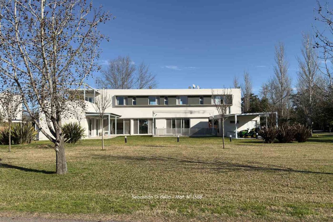CASA EN VENTA EN CLUB DE CAMPO IBARLUCEA